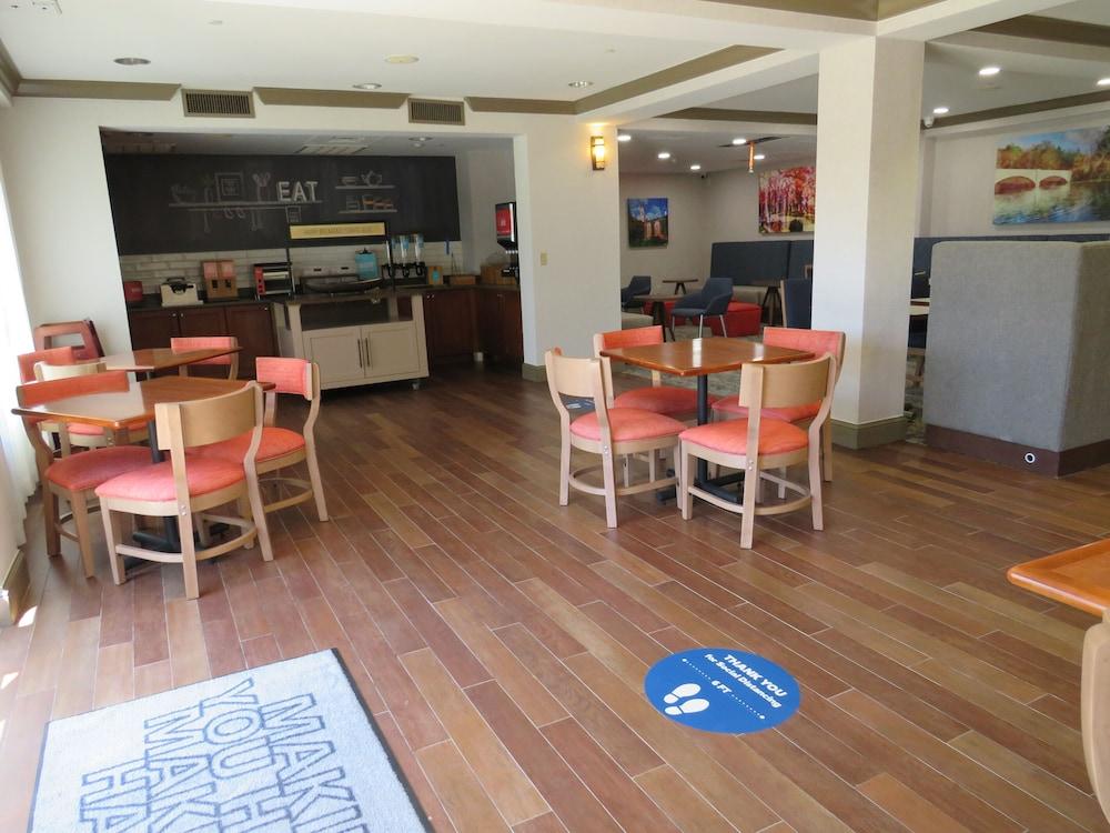 Hampton Inn Принстон Экстерьер фото