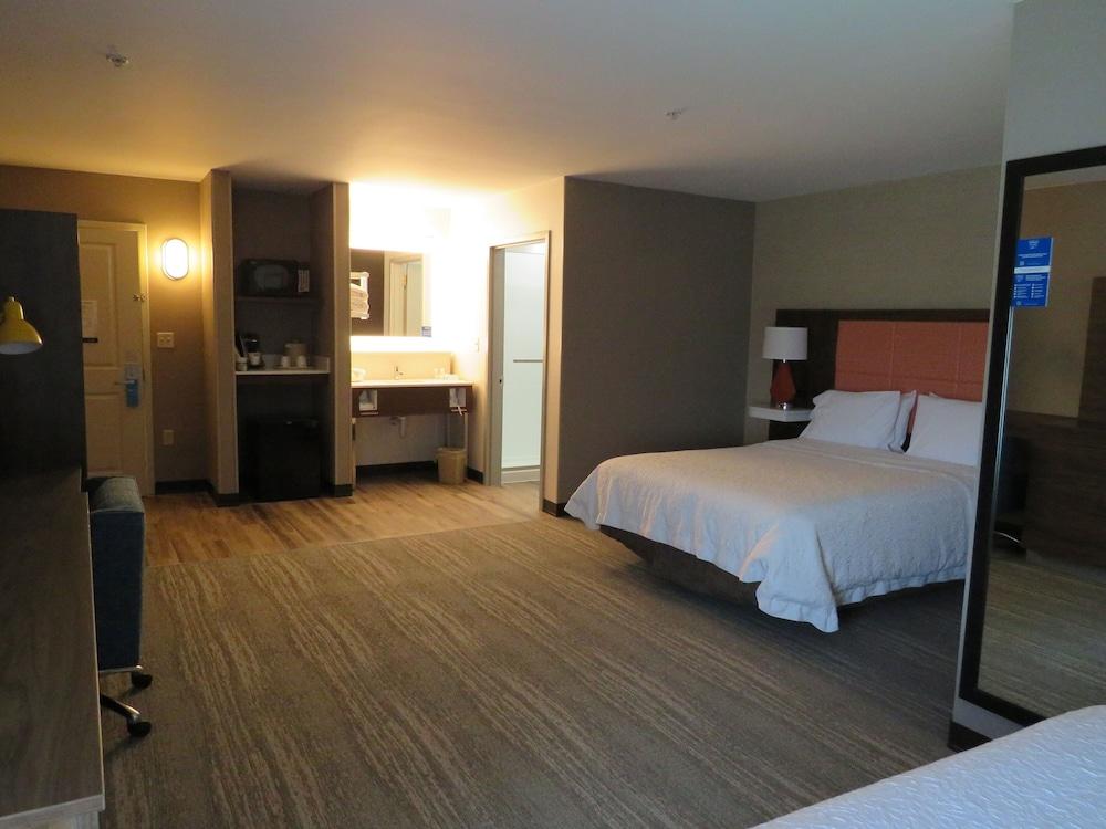 Hampton Inn Принстон Экстерьер фото