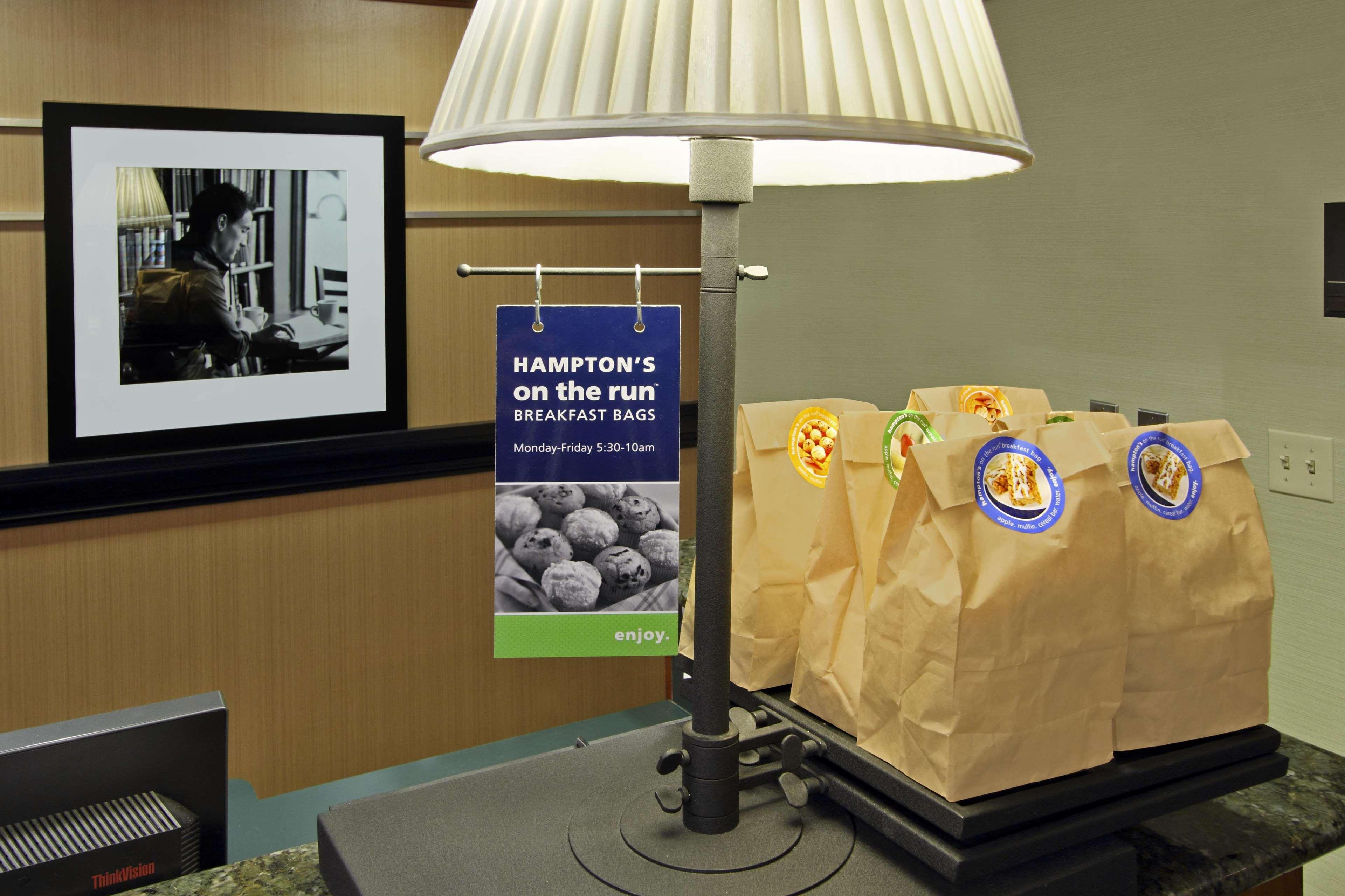 Hampton Inn Принстон Экстерьер фото