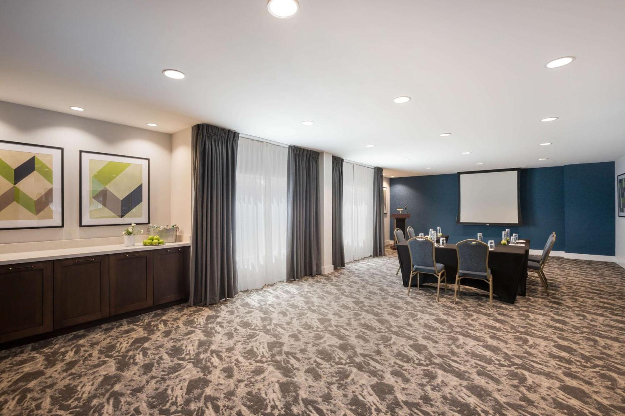 Hampton Inn Принстон Экстерьер фото