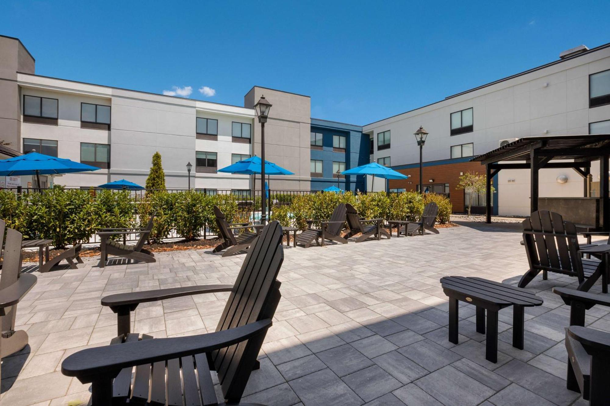 Hampton Inn Принстон Экстерьер фото