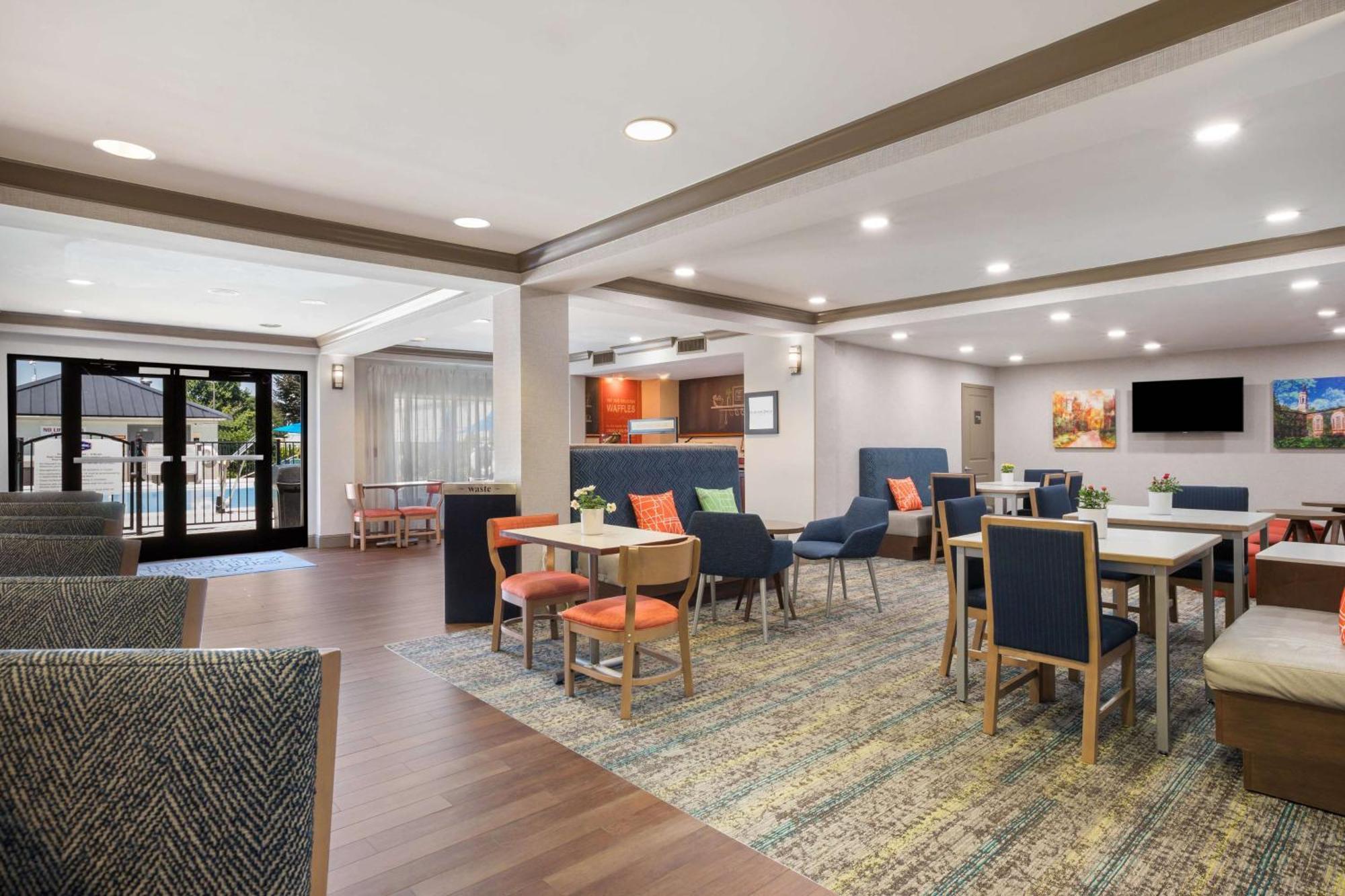 Hampton Inn Принстон Экстерьер фото