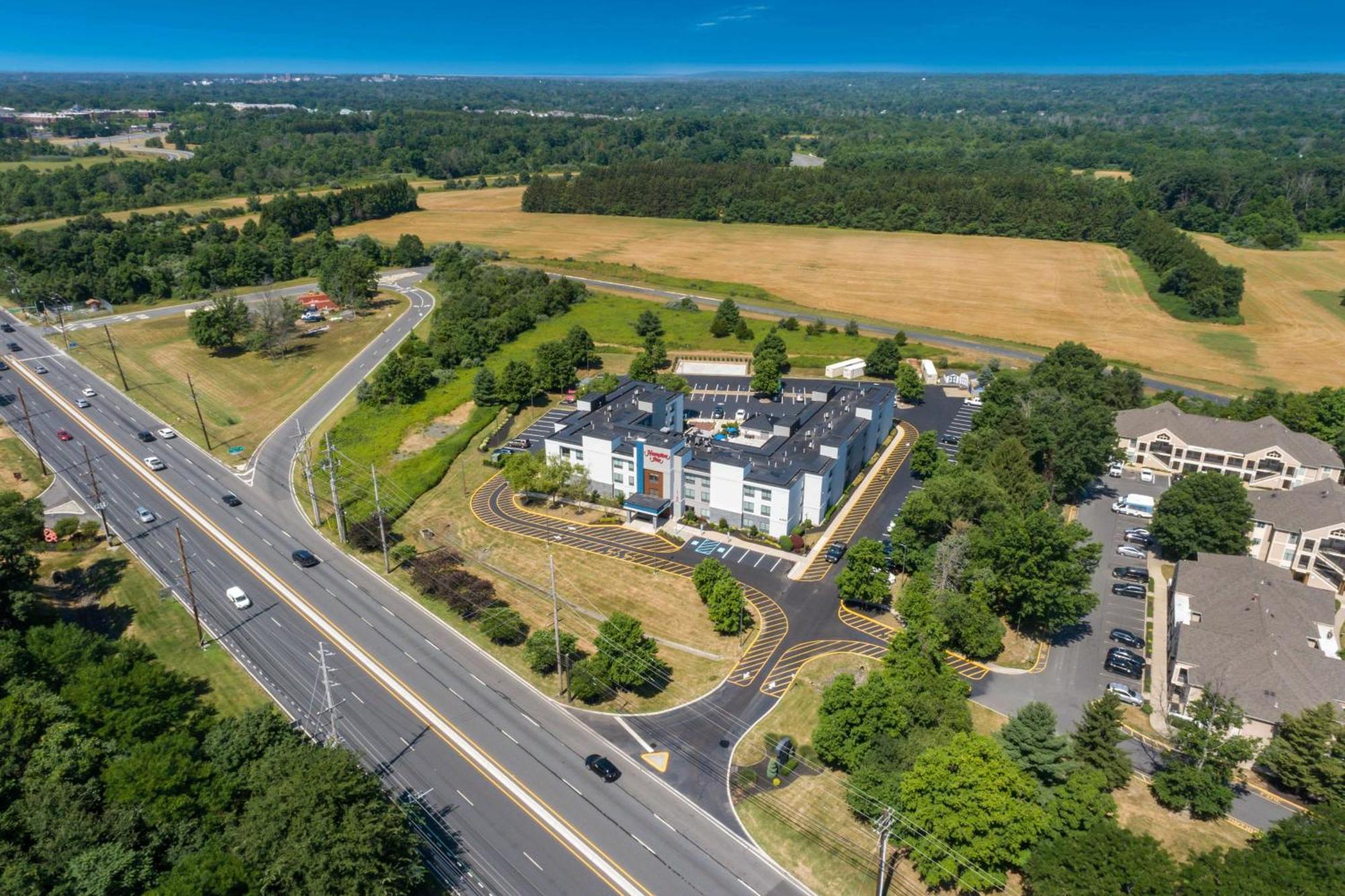 Hampton Inn Принстон Экстерьер фото