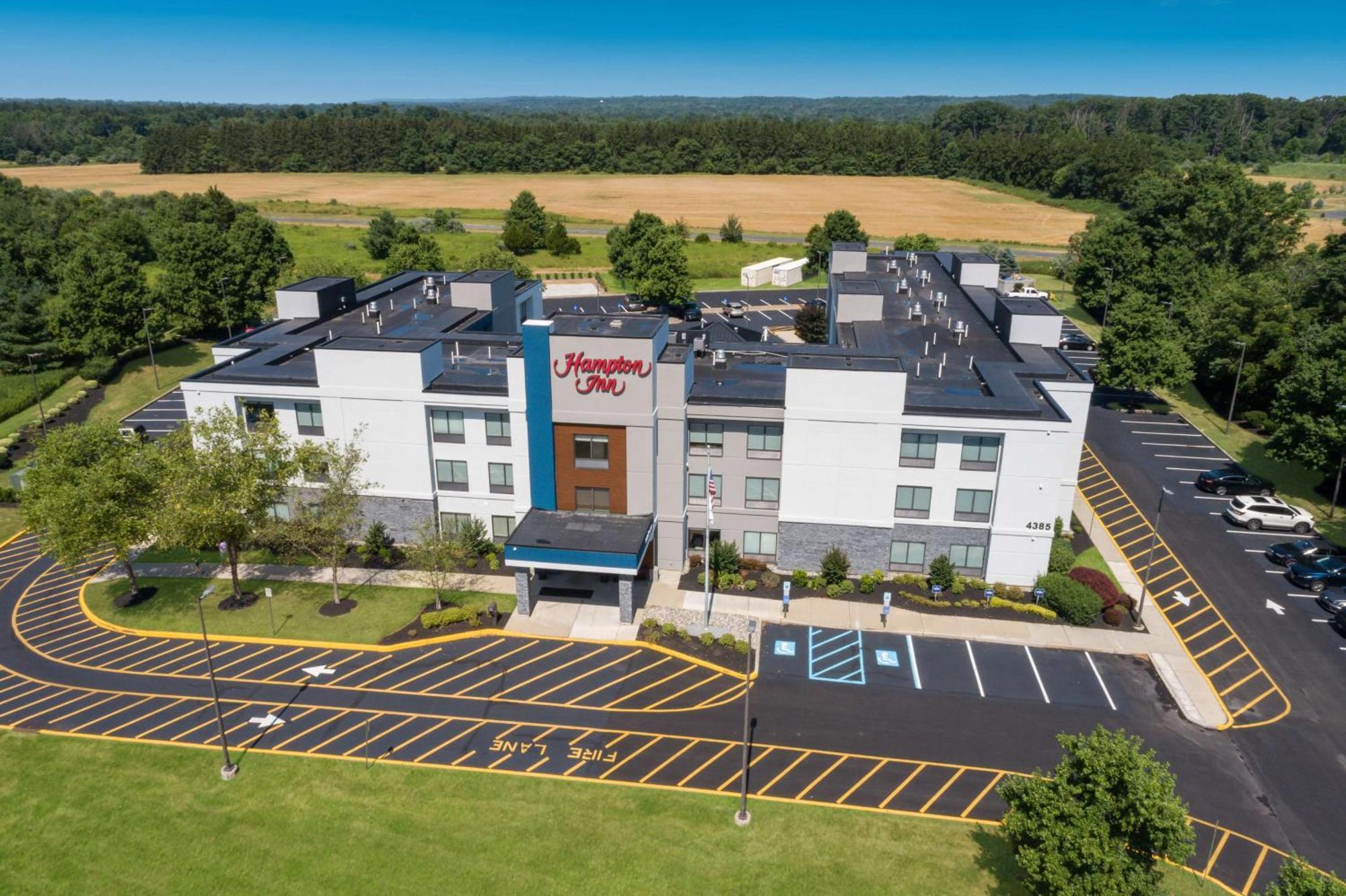 Hampton Inn Принстон Экстерьер фото